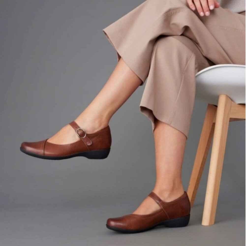 Dansco Fawna Mary Jane Flats Women's Brown Leather Shoes size 39 US 8